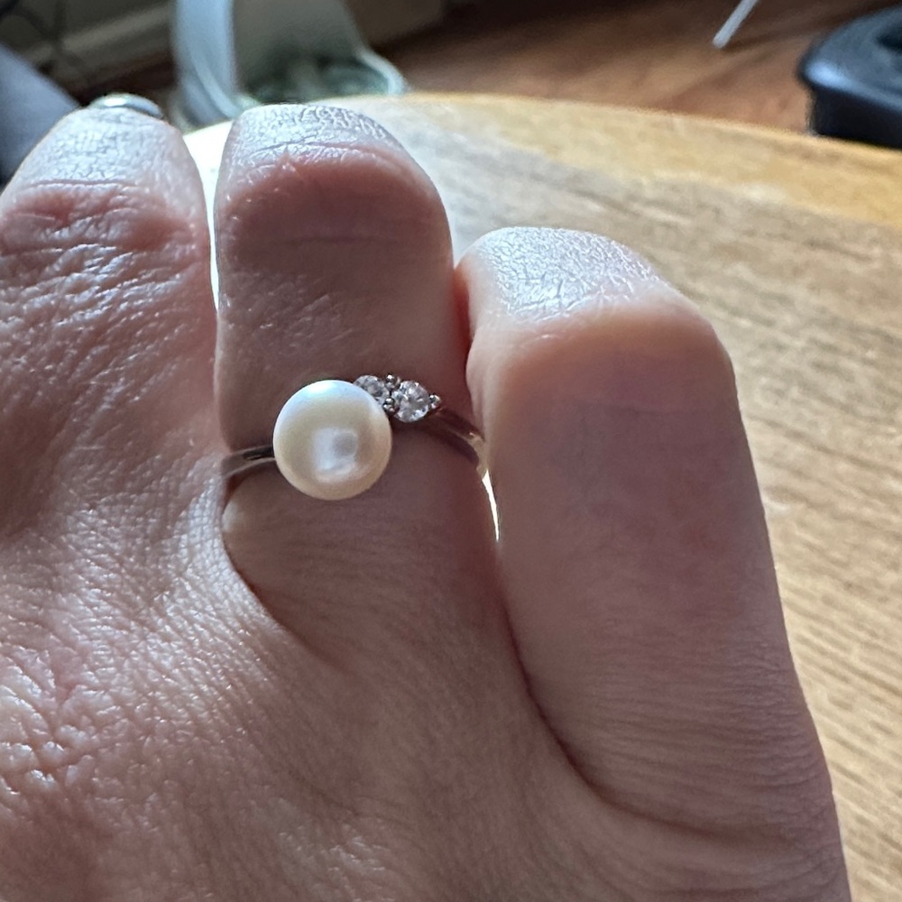 Elegant Pearl and Sterling Silver Ring